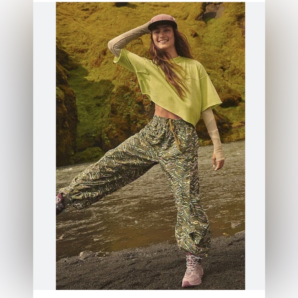 Free People Movement Zephyr Printed Pants Jogger Olive Green Print
